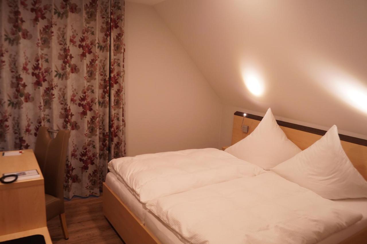 Hotel Gasthof Luis วาร์บวร์ก ภายนอก รูปภาพ
