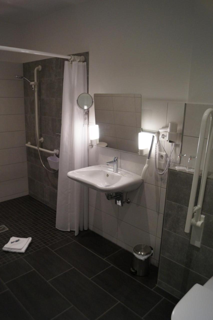 Hotel Gasthof Luis วาร์บวร์ก ภายนอก รูปภาพ