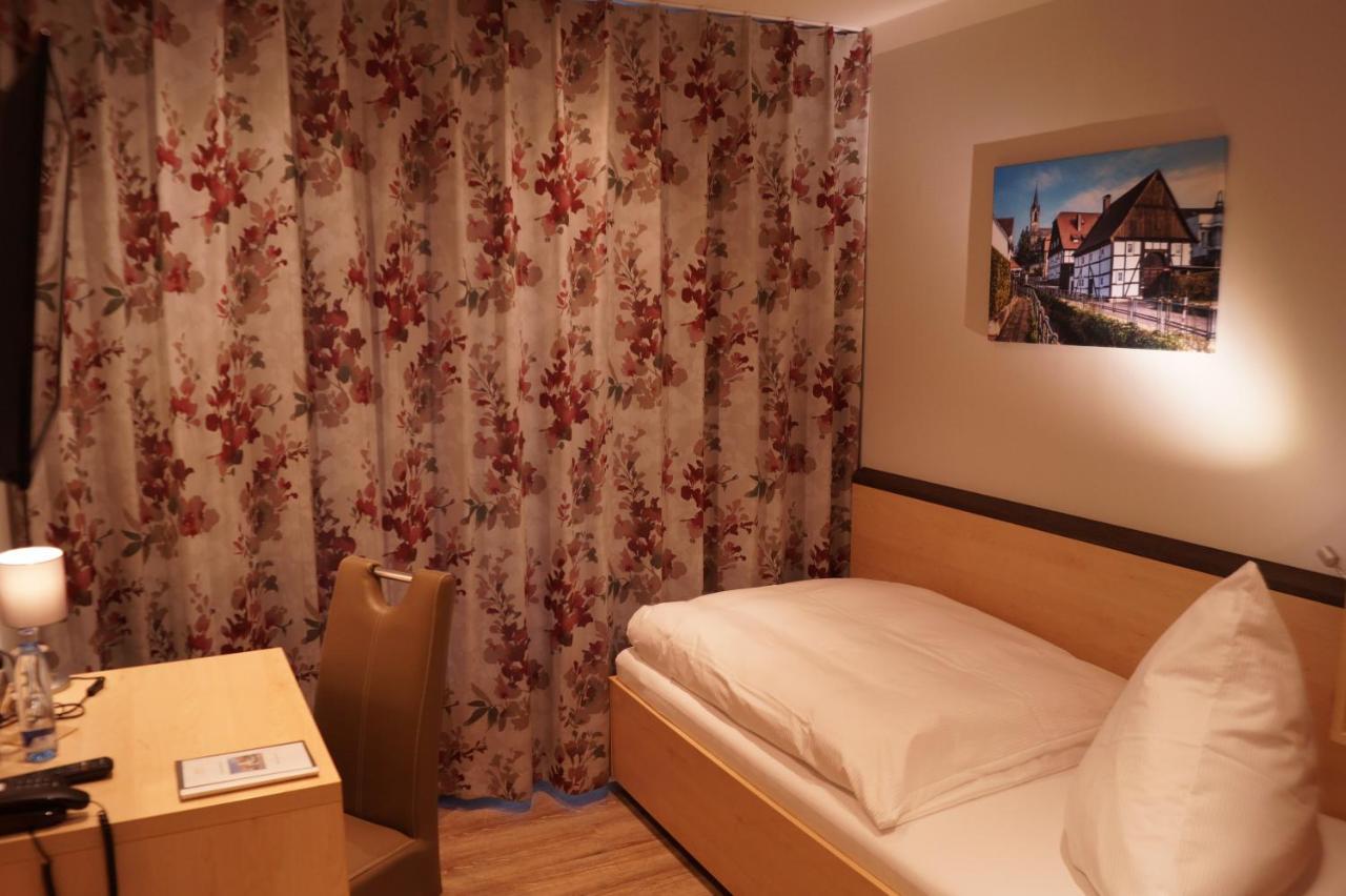 Hotel Gasthof Luis วาร์บวร์ก ภายนอก รูปภาพ